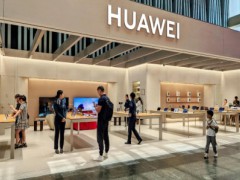 科技生活美学新地标！华为臻选店首登乌鲁木齐，打造边城尊享体验空间
